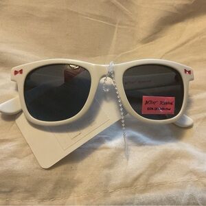 Betsy Johnson White Sunglasses with pink bow Accents